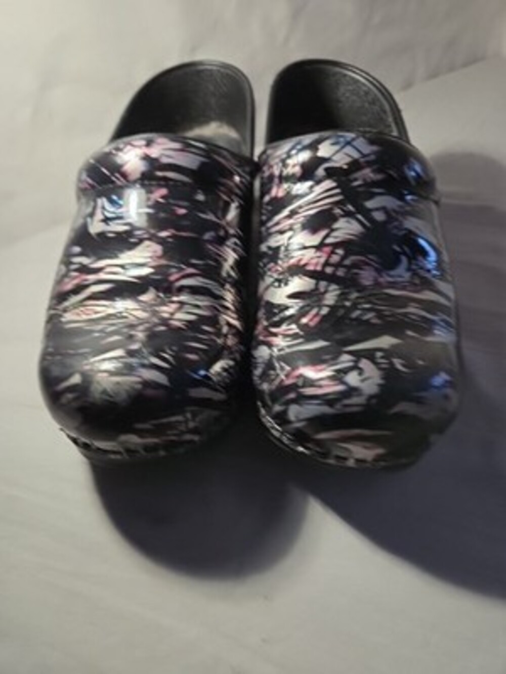 Dansko Women’s Black/Silver Leather Clogs Slip On Shoes Size 39 or 8.5/9